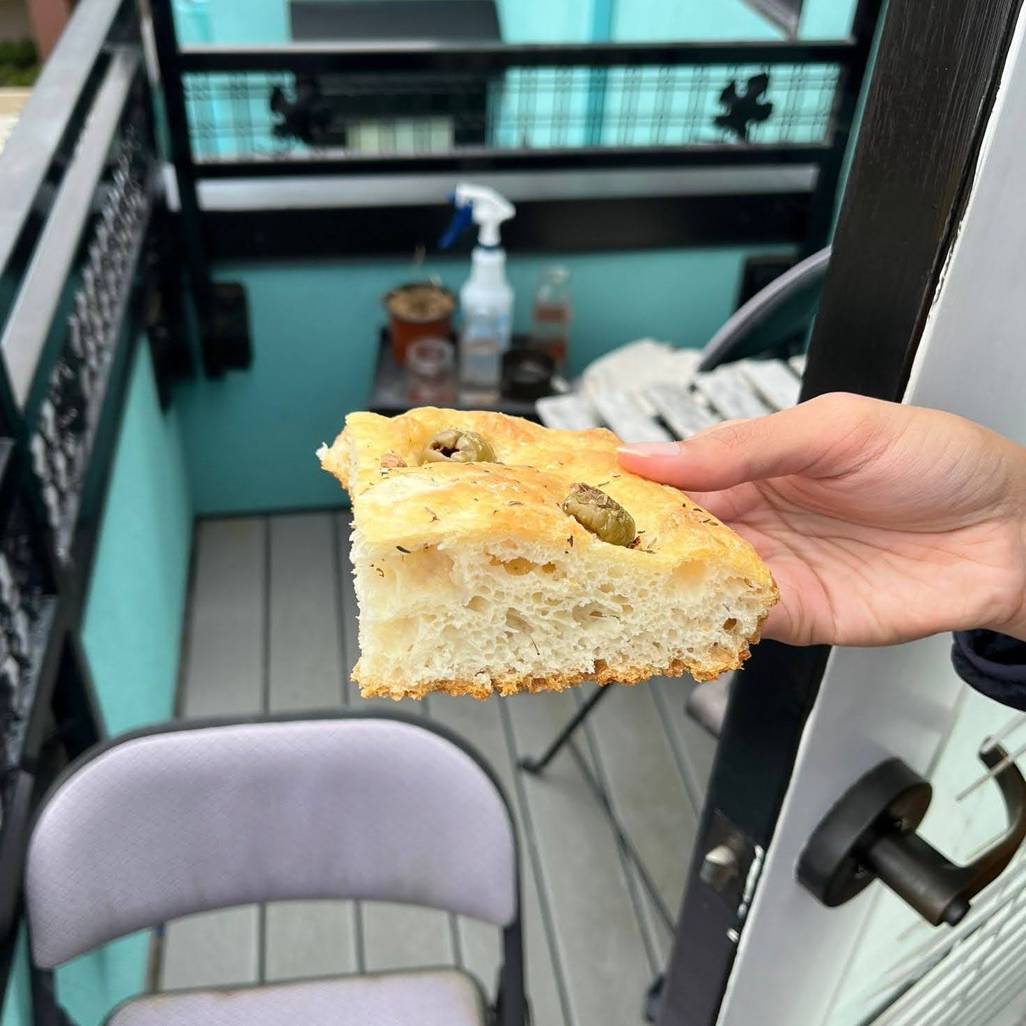 Picture of side profile of foccaccia bread